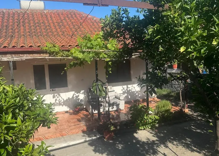 Village Near Beaches *
