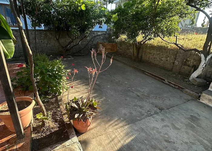 Village Near Beaches *