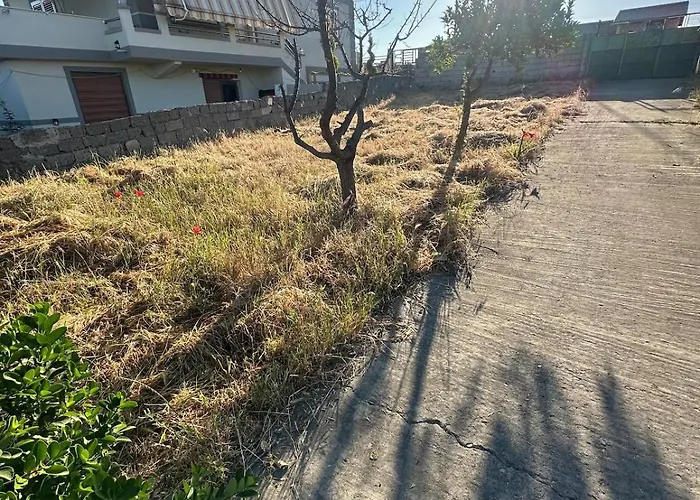 Prázdninový dům Village Near Beaches Polisi i Vogel